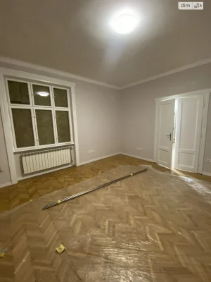 Apartment for Sale: Center