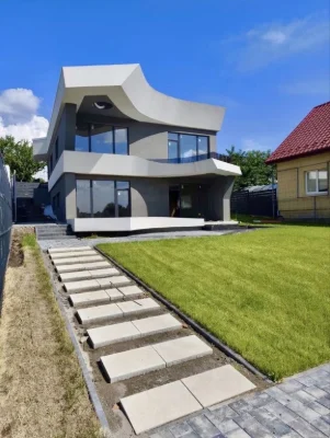 Futuristic Cottage in the City Center