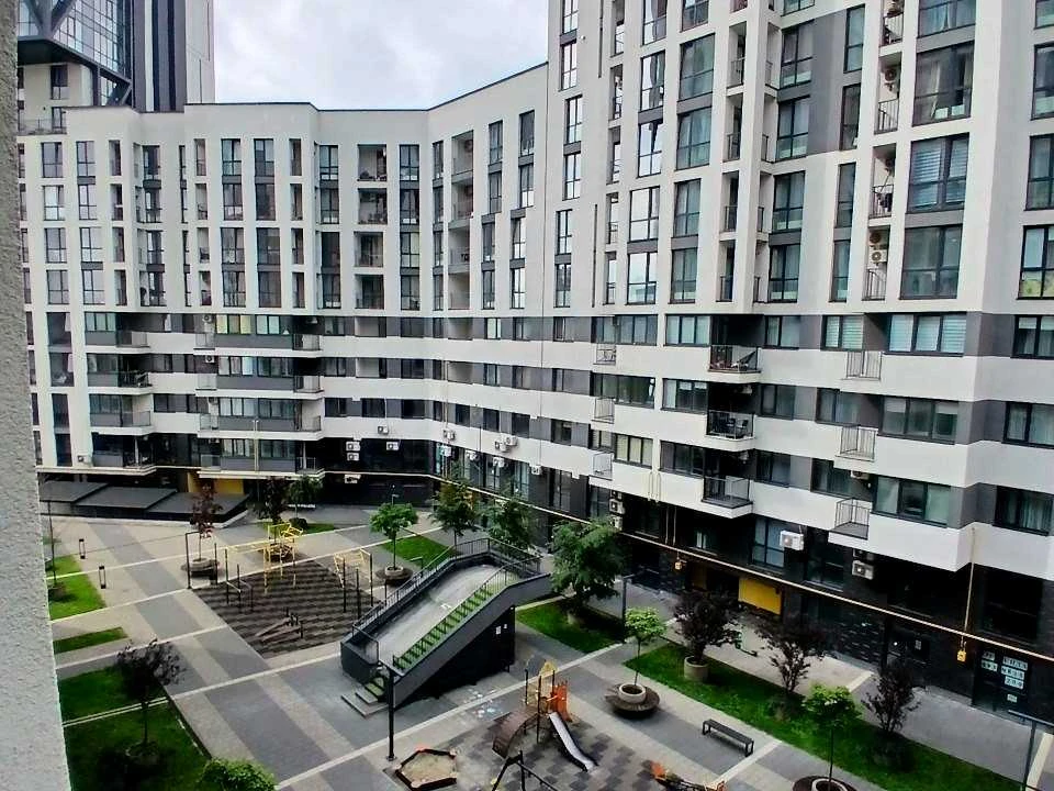 Apartment. Львів, Героїв УПА street.