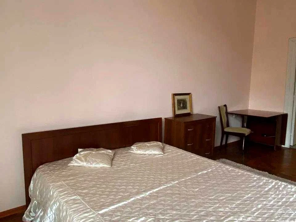 Квартира. Львов, площадь Адама Мицкевича