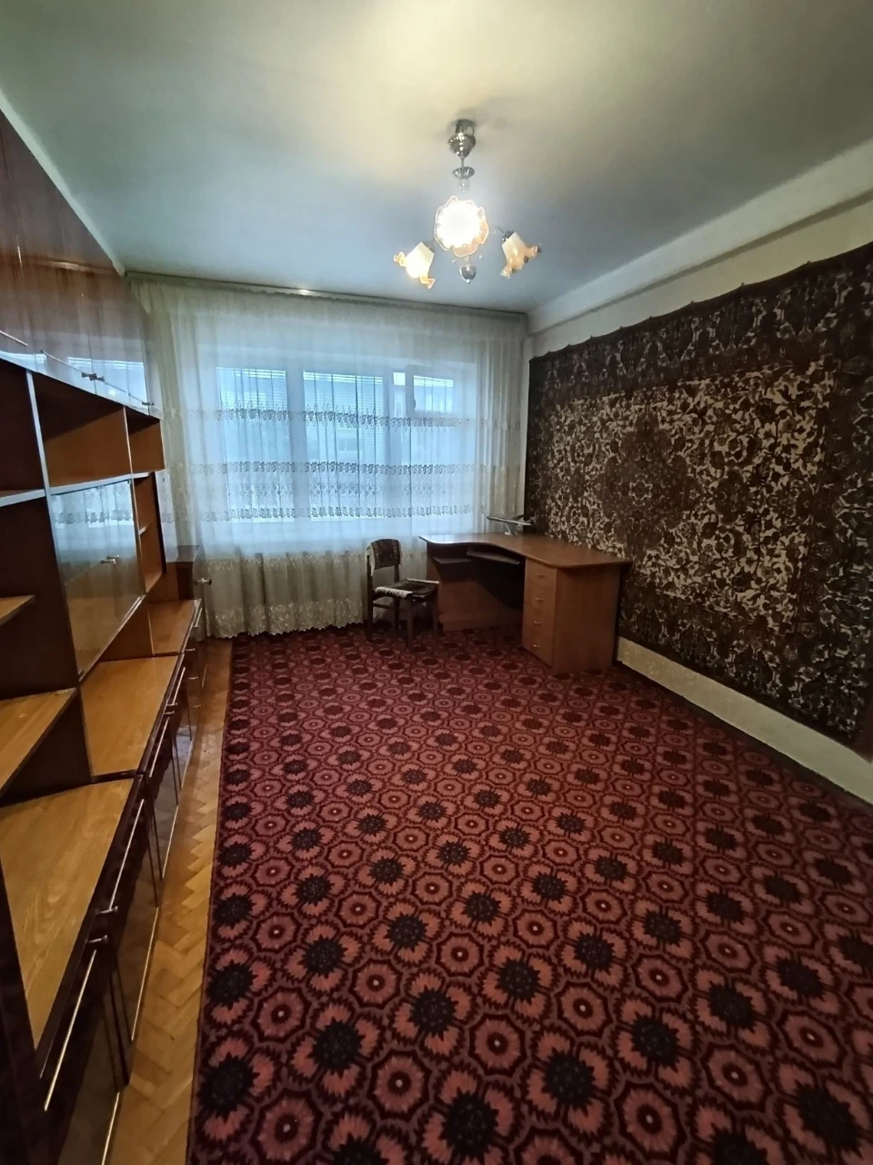 We offer a 3-room apartment for rent at Bratislavska Street, 20