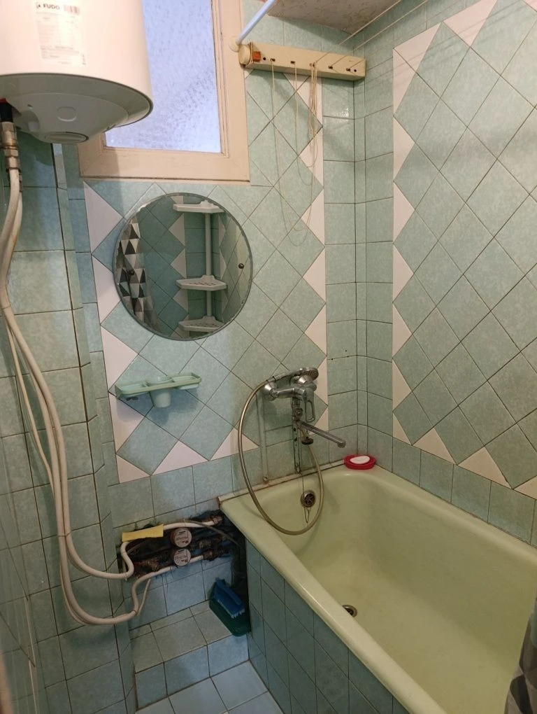 We offer a 3-room apartment for rent at Bratislavska Street, 20