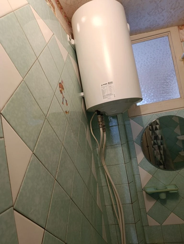 We offer a 3-room apartment for rent at Bratislavska Street, 20