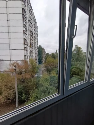 We offer a 3-room apartment for rent at Bratislavska Street, 20