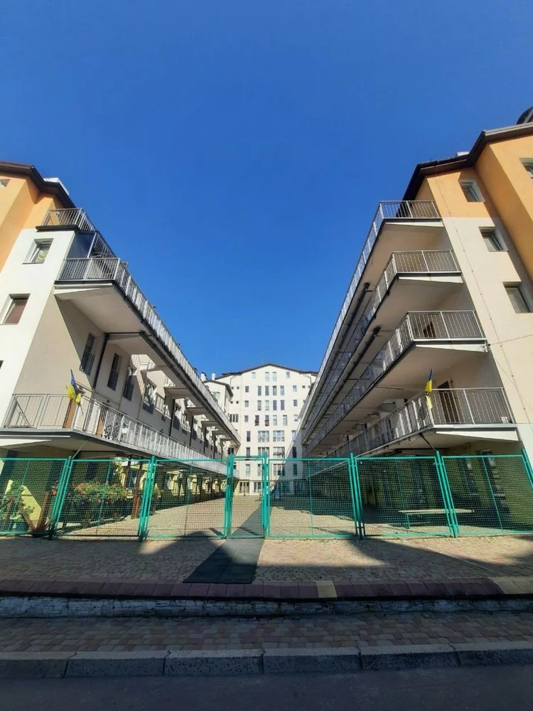 Apartment for Sale. Roksoliana Street
