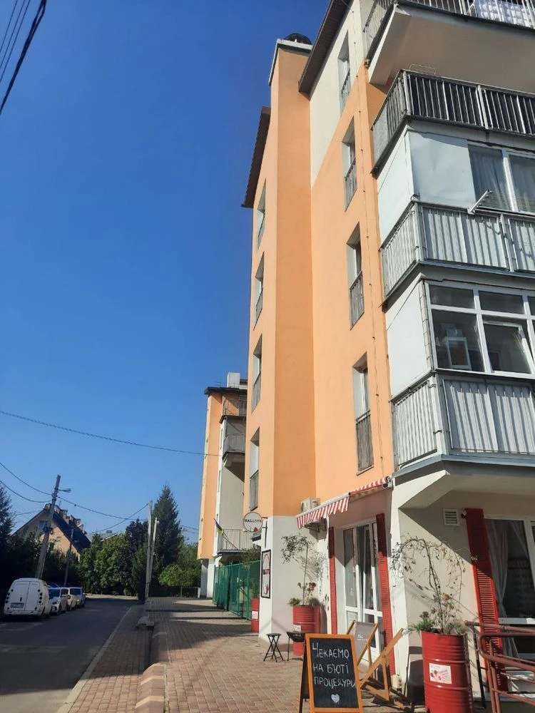 Apartment for Sale. Roksoliana Street