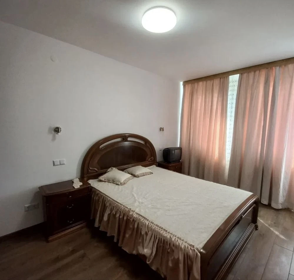 Apartment for Sale. Roksoliana Street