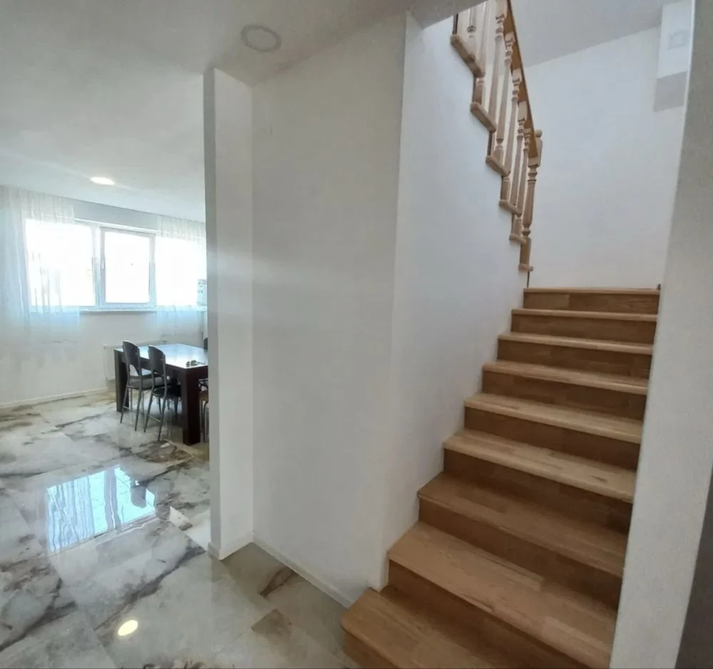 Apartment for Sale. Roksoliana Street