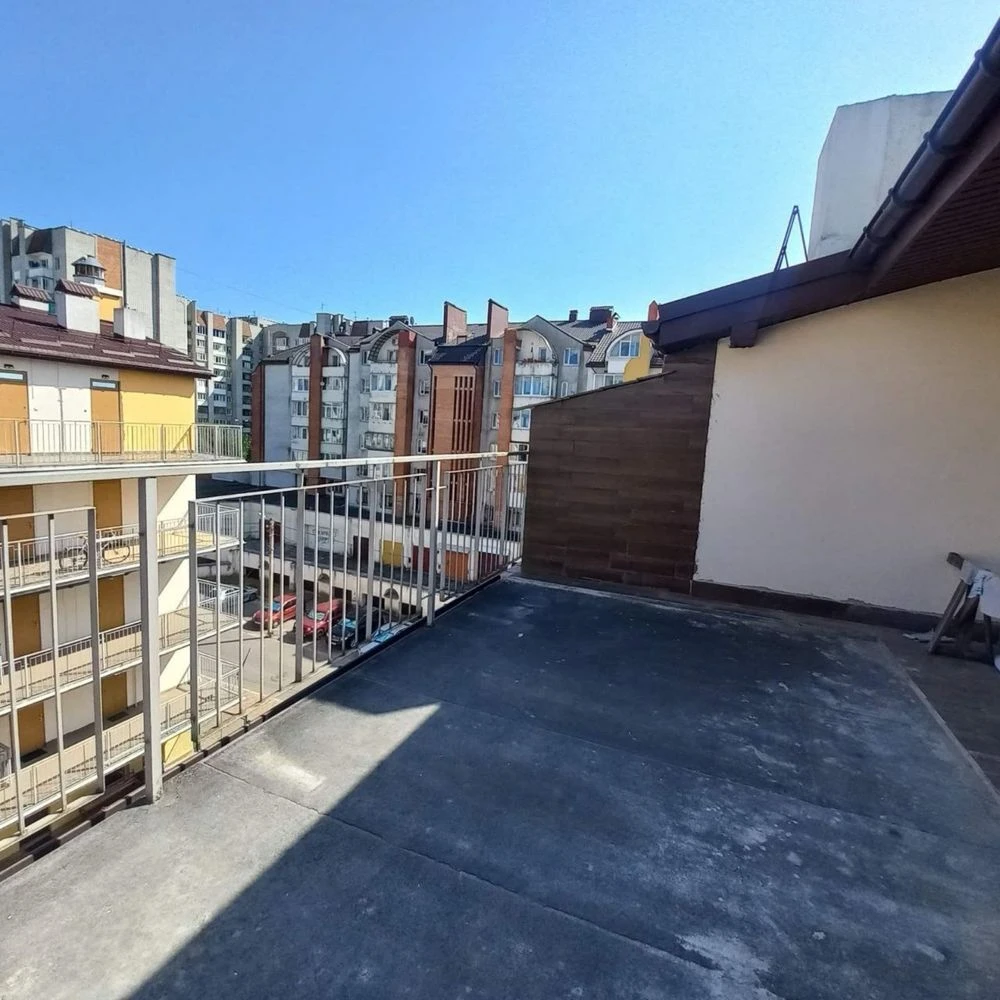 Apartment for Sale. Roksoliana Street