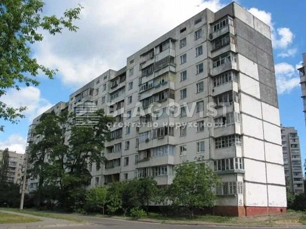 Продаж квартири з ремонтом Хорольська 8 корп4 стара Дарниця