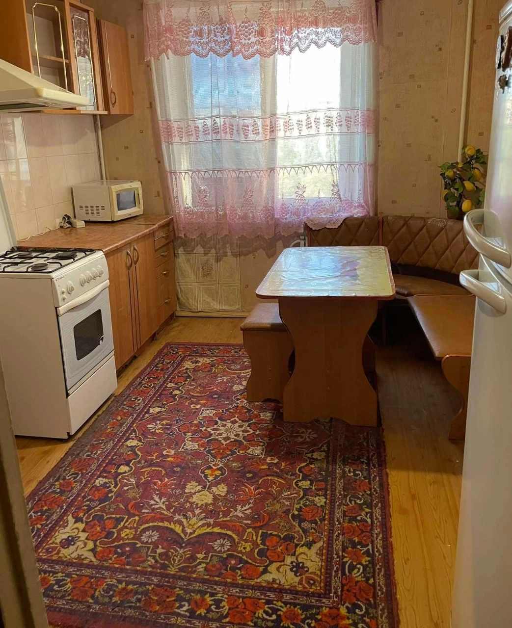 Продаж / 3- к / Парус / 71 м2 / кухня 10 м2 /