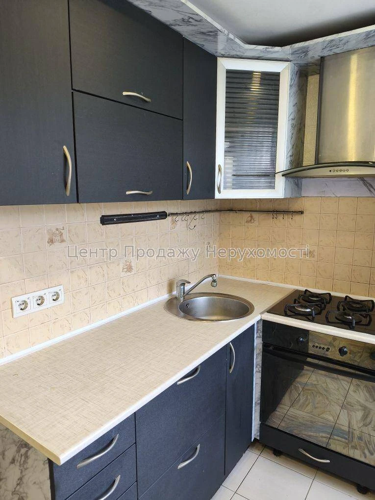 Продажа небольшого отеля в Киеве, 1 комната, 30 м², 6 из 9 этажа, отличное расположение