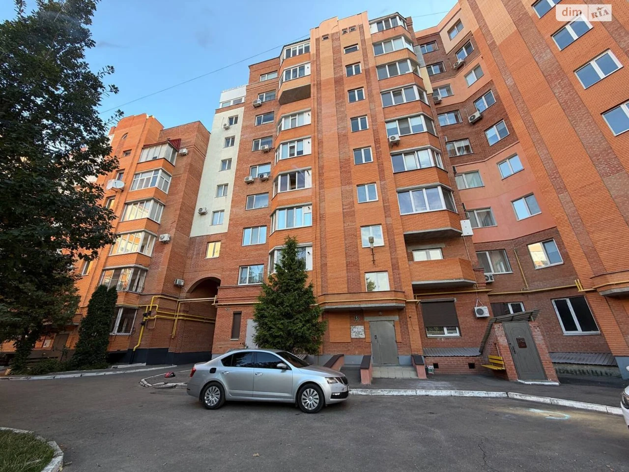 Apartment for Sale: Central Location