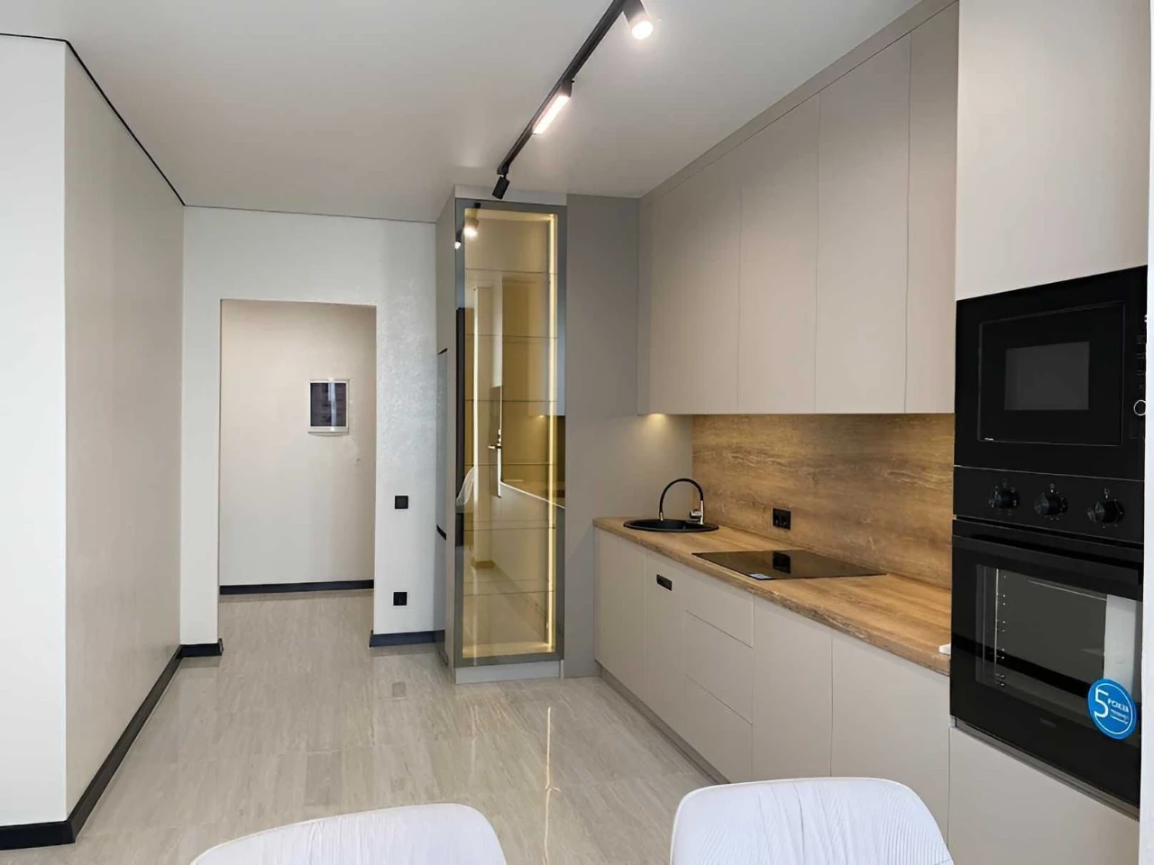 Sale of 1-bedroom apartment renovated in a completed building in OZERNA