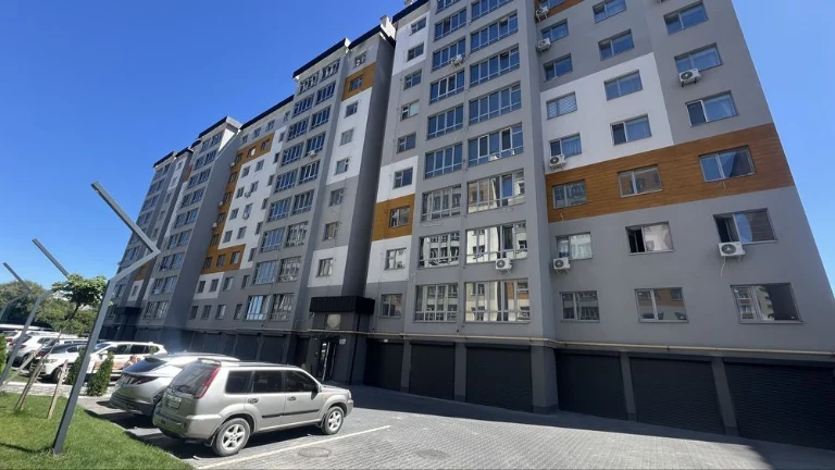 Sale of a 1.5-room apartment in a new development, "Щасливий" residential complex