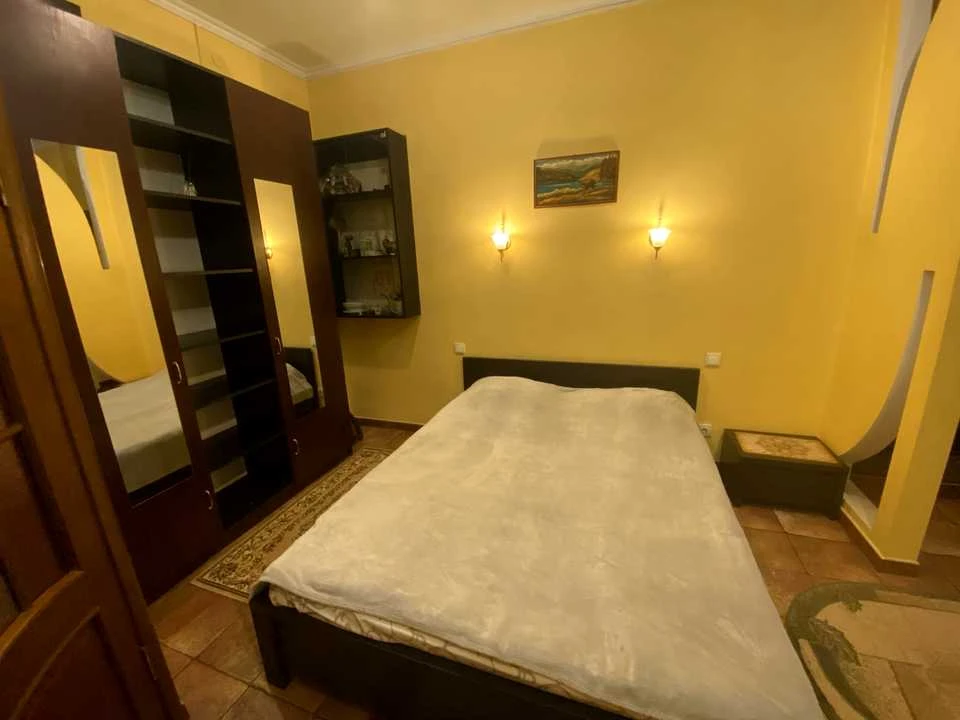 Apartment. Lviv, Fursmanska St.