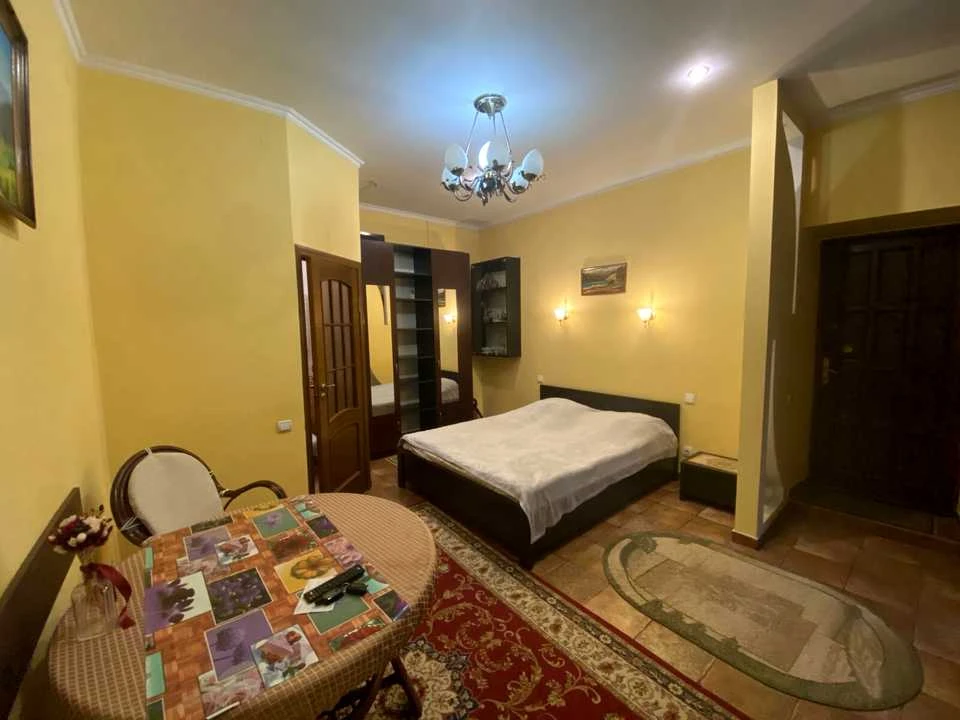 Apartment. Lviv, Fursmanska St.
