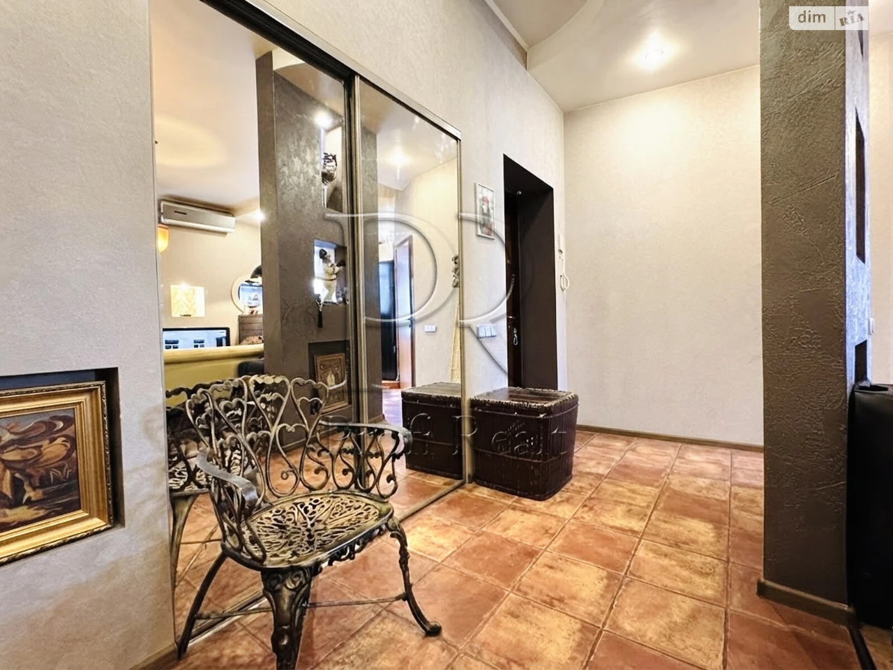 Apartment for Sale: Sapernoye Pole