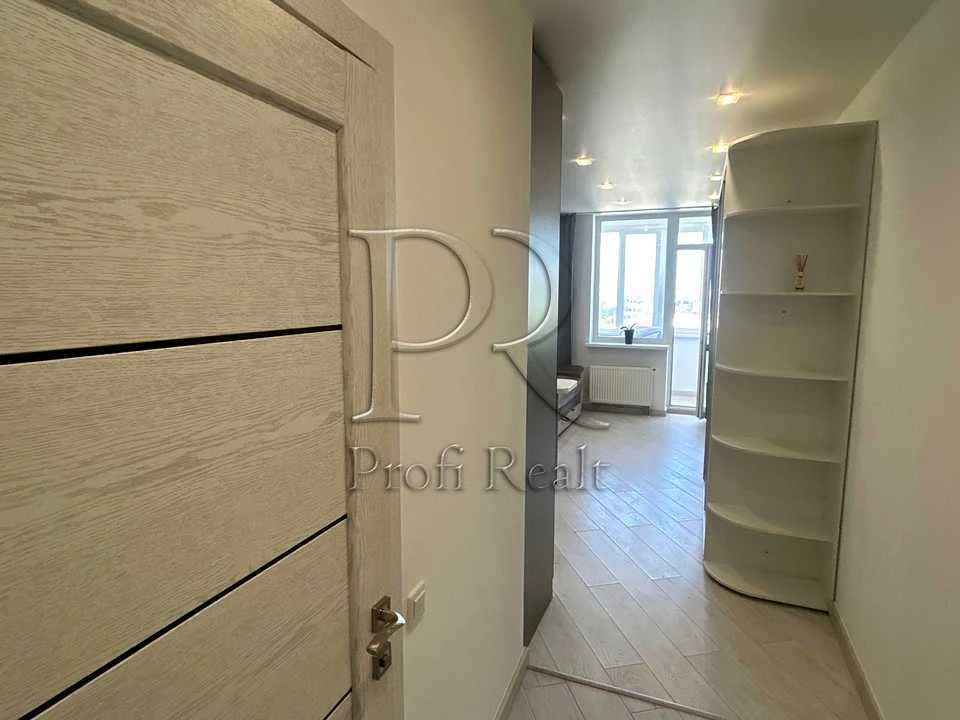 Apartment. Kyiv, Poloshova Street