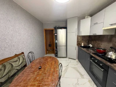 Продам 3-квартиру на Победе-4