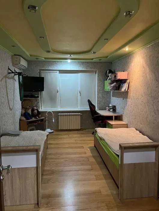 Продается трехкомнатная квартира на Марсельской улице