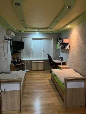 Продается трехкомнатная квартира на Марсельской улице