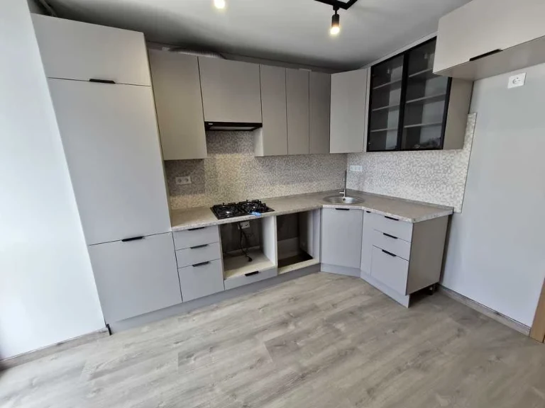Apartment. Львів, Залізнична вул.