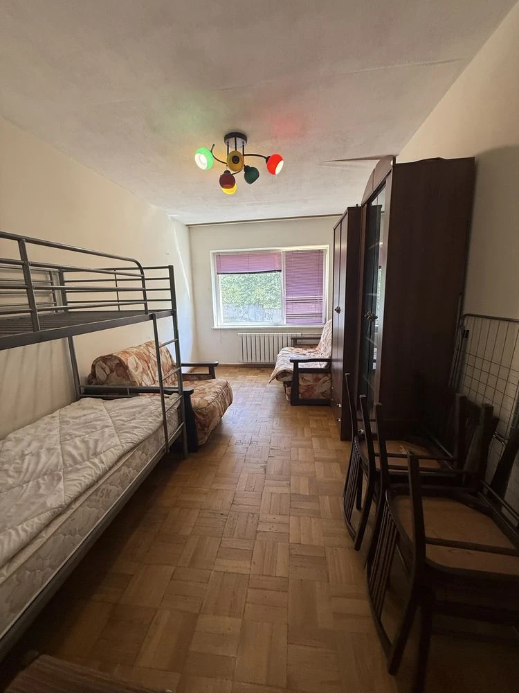 Продаж 4-кімнатної квартри з укриттям на бульварі верховної