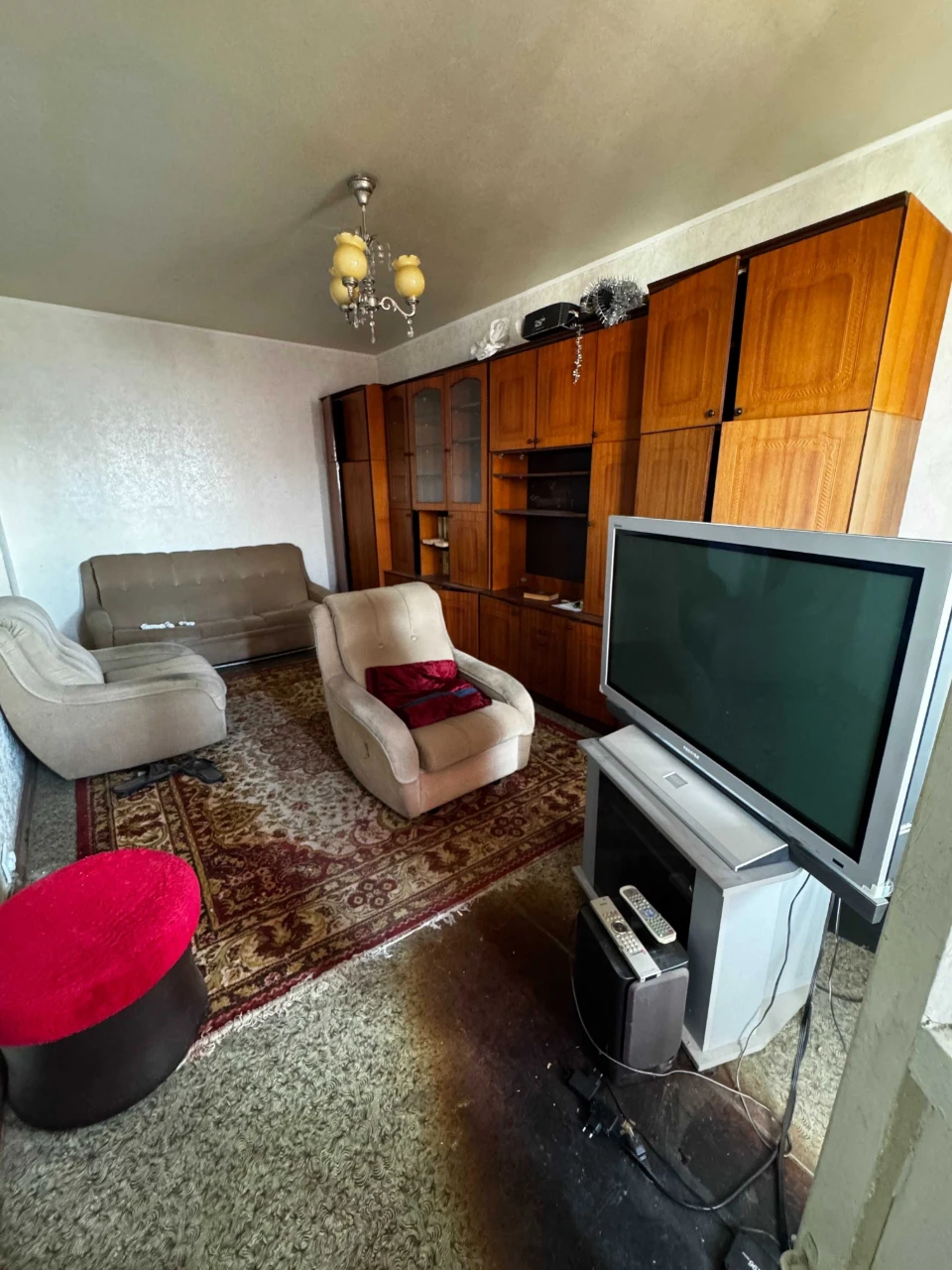 Sale of a two-bedroom apartment. European Union Avenue