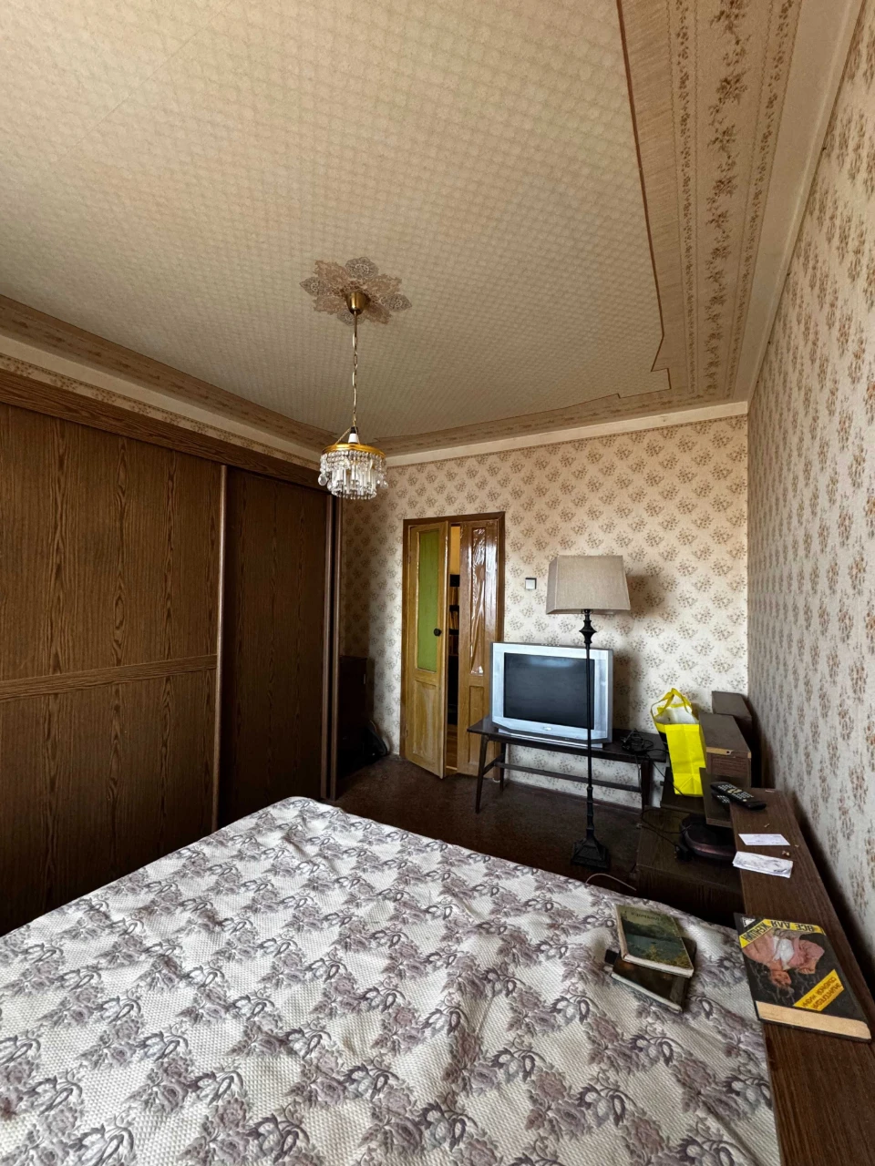 Sale of a two-bedroom apartment. European Union Avenue