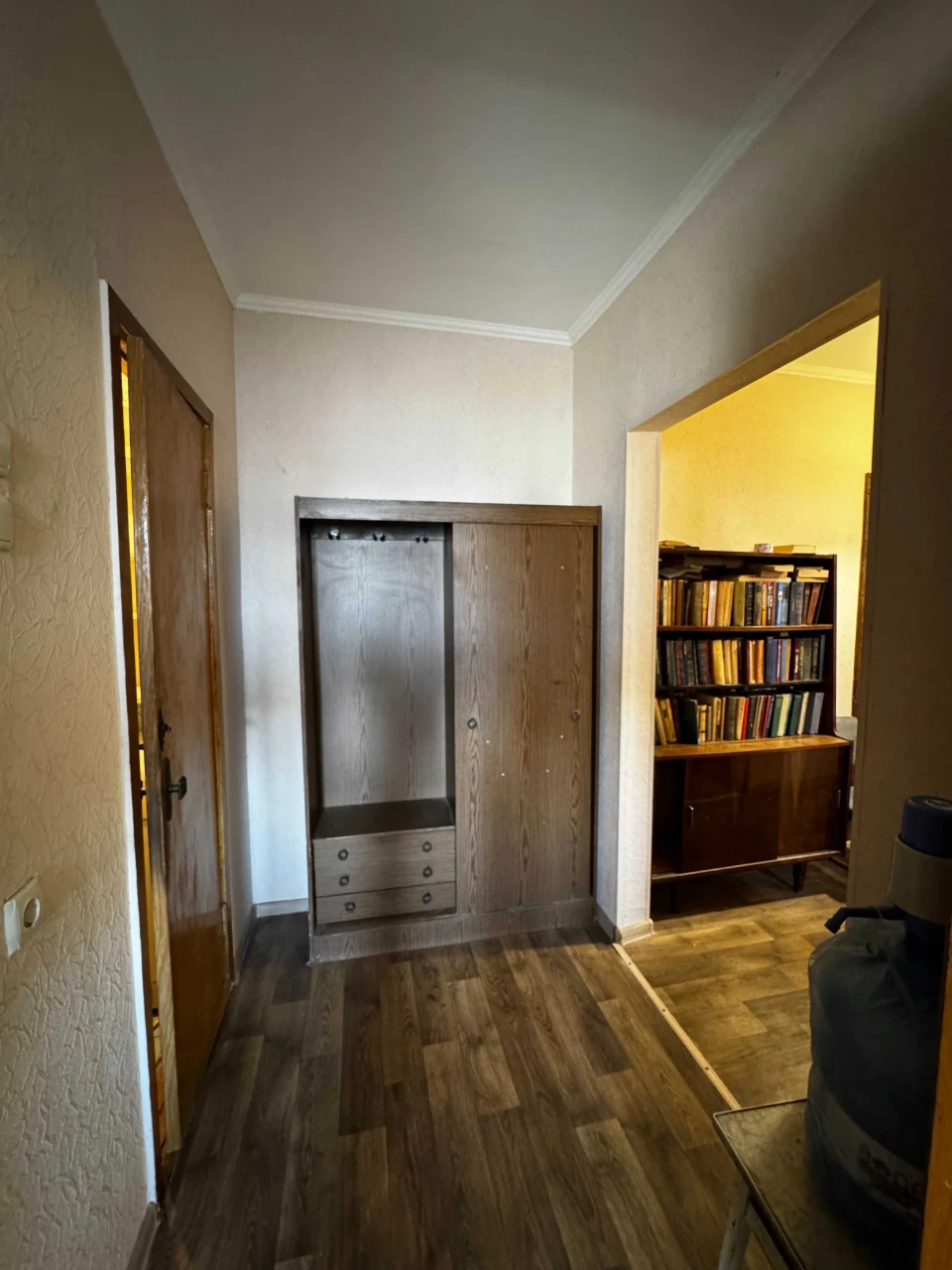 Sale of a two-bedroom apartment. European Union Avenue