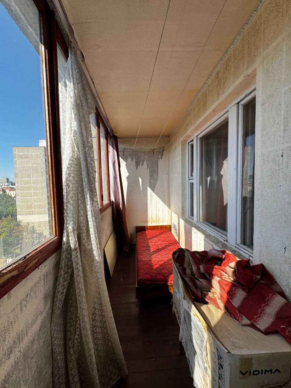 Sale of a two-bedroom apartment. European Union Avenue