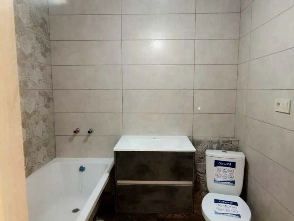 Apartment. Kharkiv, Myru St.