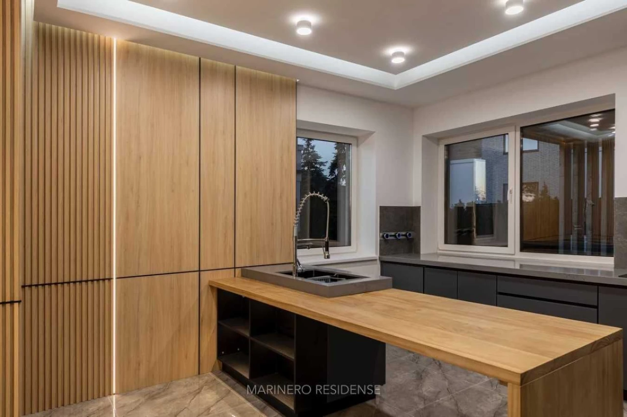First Line in Dnipro! Private Beach! 320 sq m Premium Residence