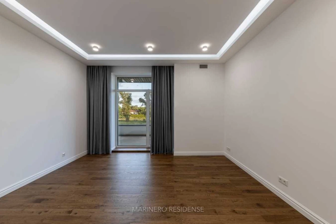 First Line in Dnipro! Private Beach! 320 sq m Premium Residence