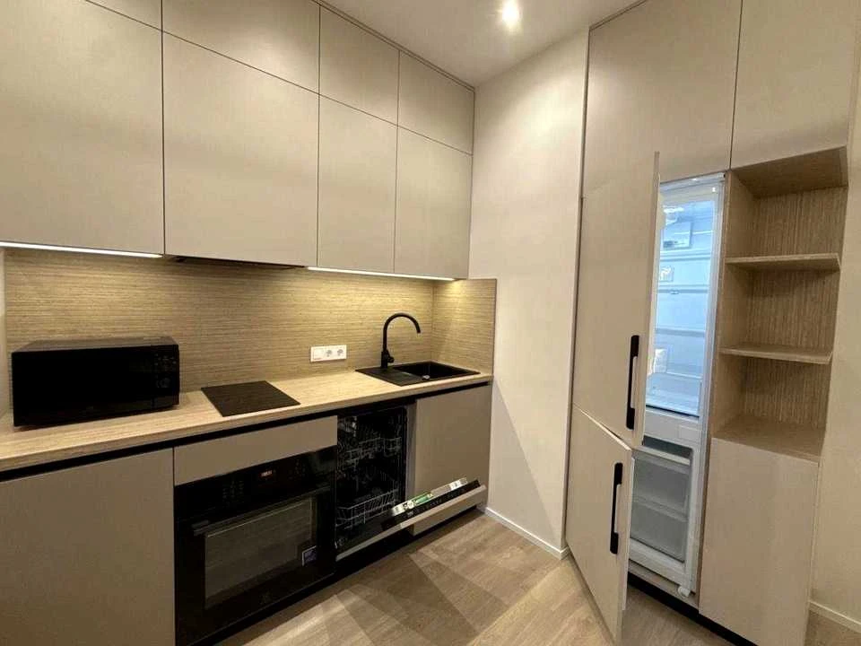 Apartment. Krasnova Street, Odessa