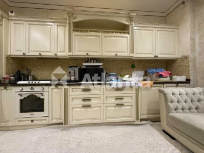 Luxury House! High-End Renovation. 5 Bedrooms. (400m2) State Property. Basement