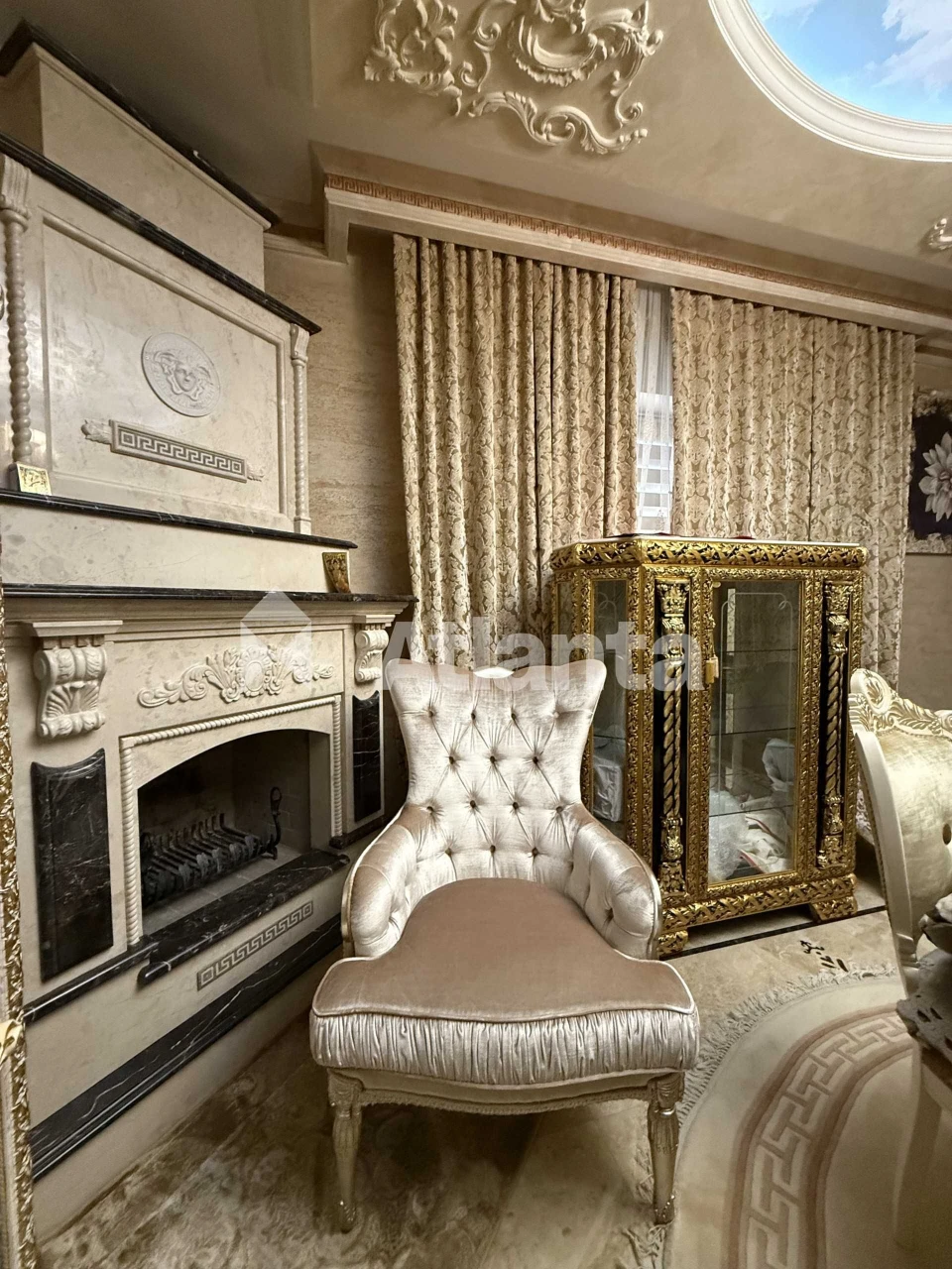 Luxury House! High-End Renovation. 5 Bedrooms. (400m2) State Property. Basement