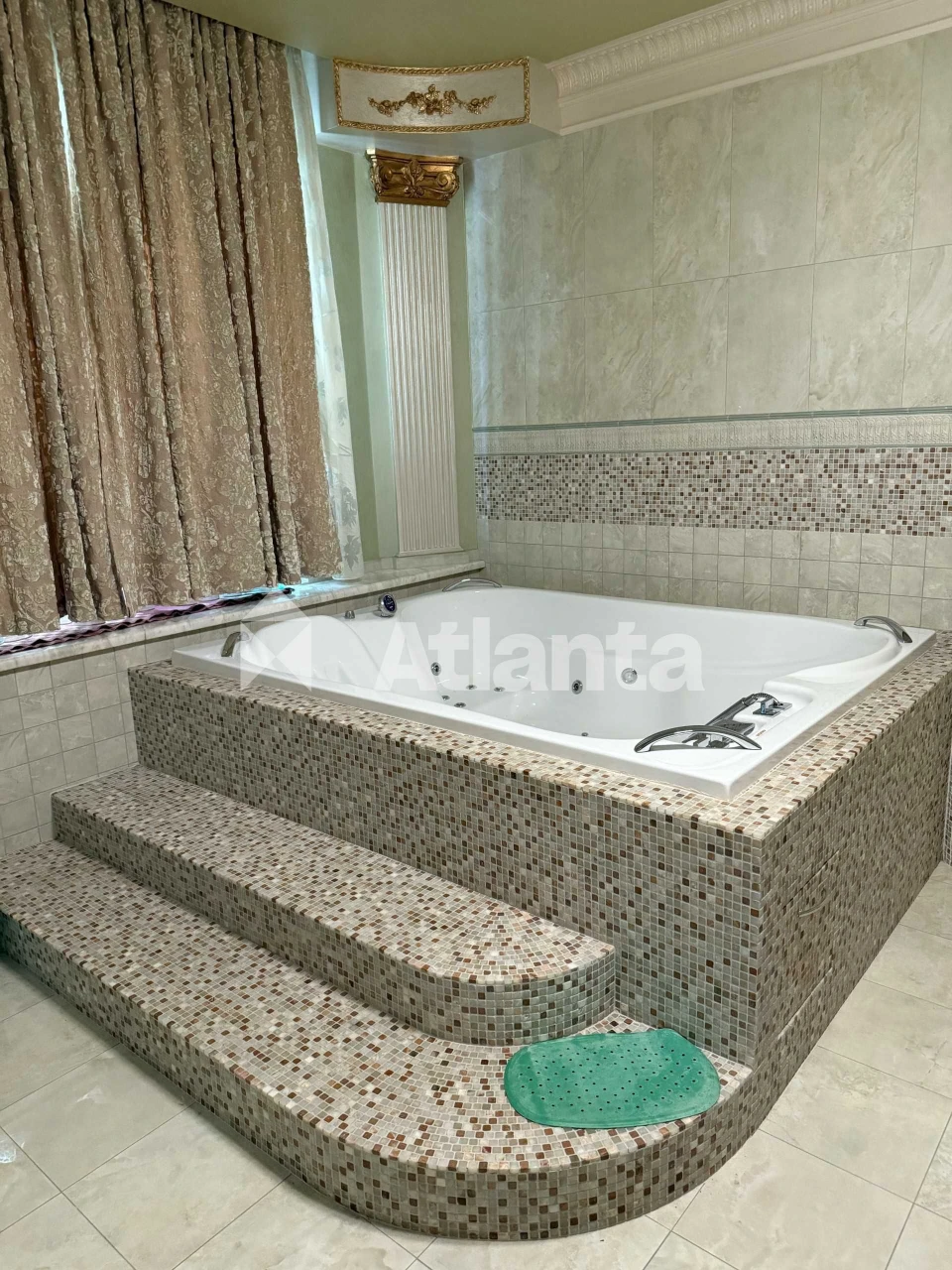 Luxury House! High-End Renovation. 5 Bedrooms. (400m2) State Property. Basement