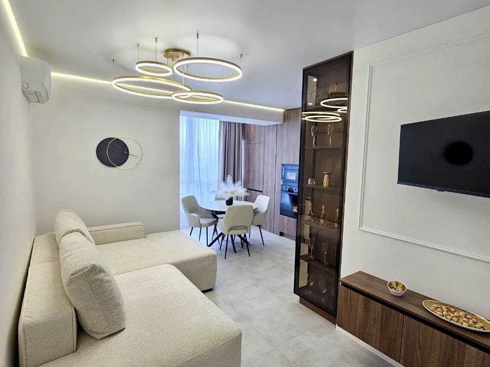 Apartment. Ivano-Frankivsk, Knıgynyn Street