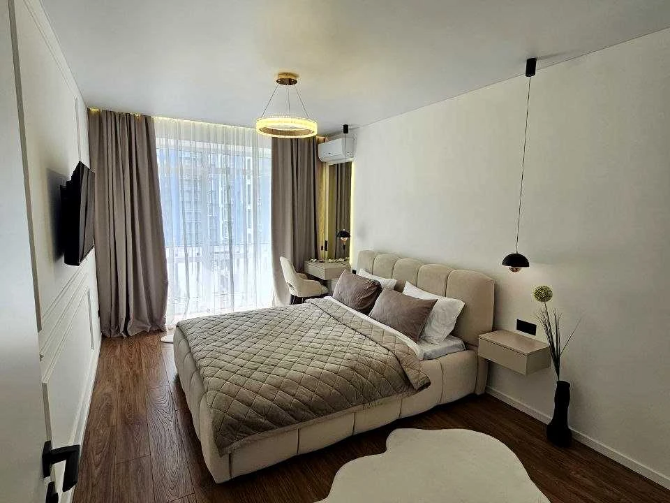 Apartment. Ivano-Frankivsk, Knıgynyn Street
