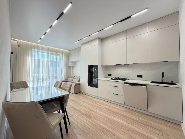 1-Bedroom Apartment "At Happy Place" - New! With Renovation! St. Students
