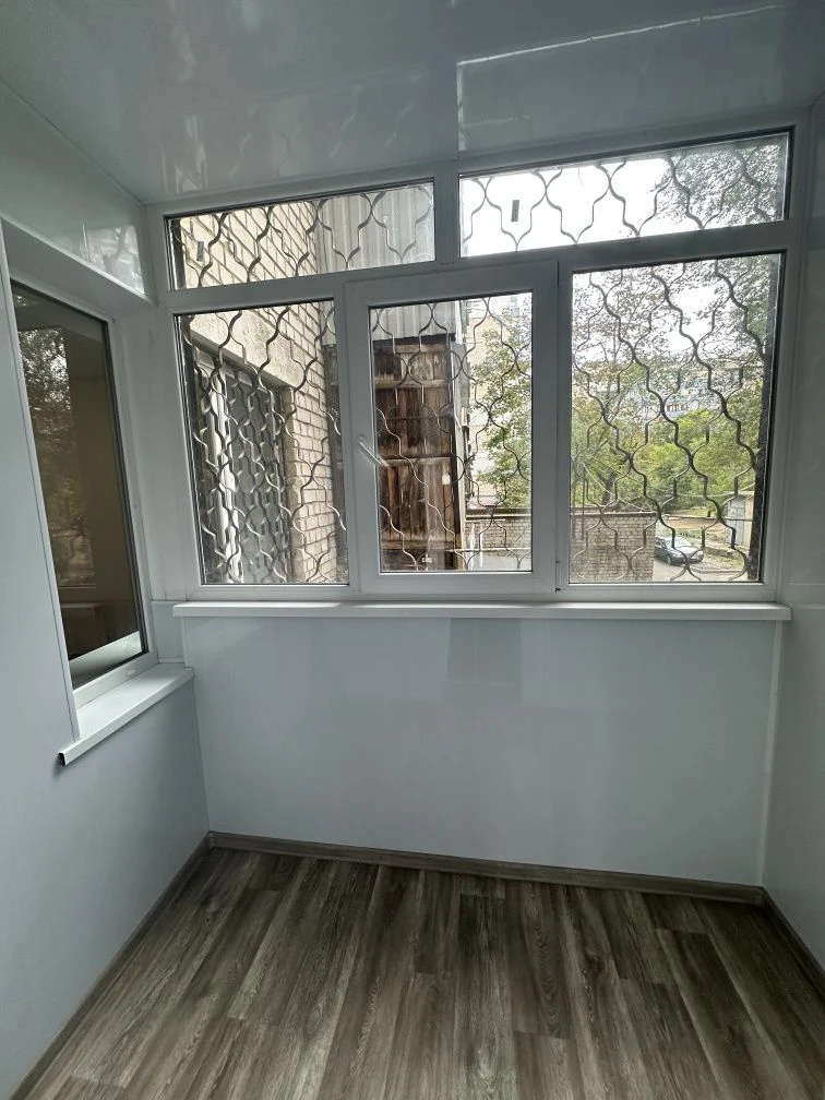 Продам 2-кімнатну квартиру в центрі міста