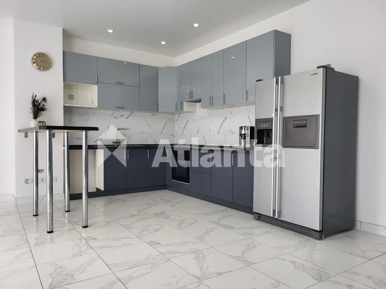 House from 2021 with modern renovation on Rosh.