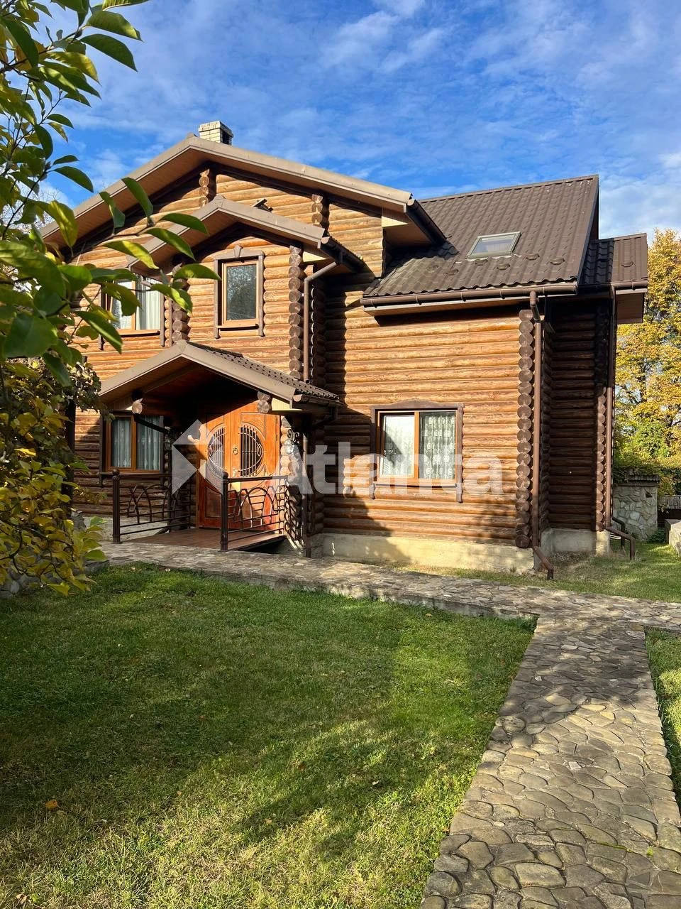 Cozy house in the Kemping area for sale.