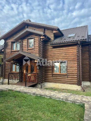 Cozy house in the Kemping area for sale.