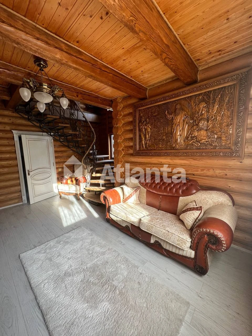 Cozy house in the Kemping area for sale.