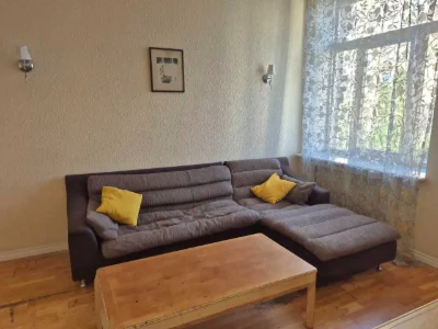 3-room apartment in the center of Kyiv, Khreshchatyk. Monthly rent.