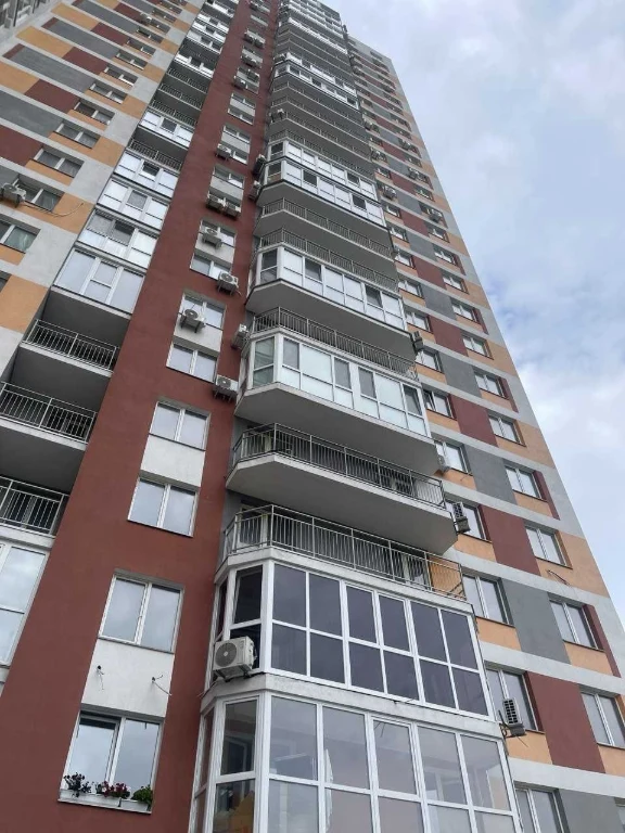 Holosiiv, Demianska - 5 min by car. Selling a 1-bedroom apartment