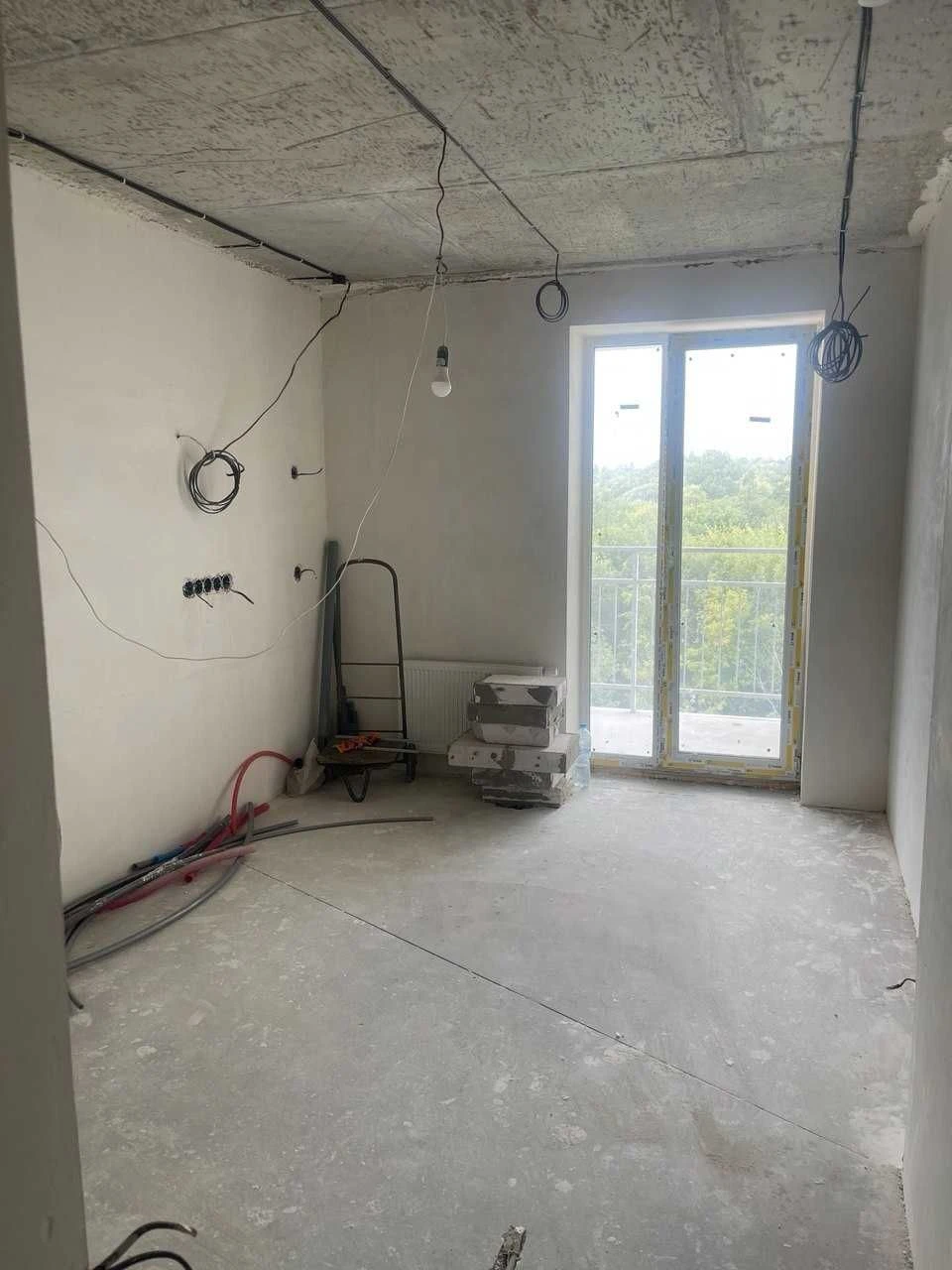 Holosiiv, Demianska - 5 min by car. Selling a 1-bedroom apartment